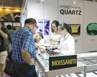 Kalung solitaire moissanite klasik dari Tiongkok | Perhiasan Messi 31