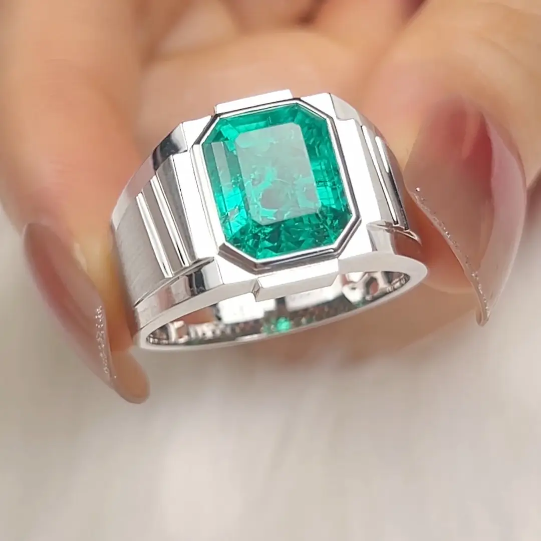 MSR-860 Lab Emerald Ring 18K Gold 1