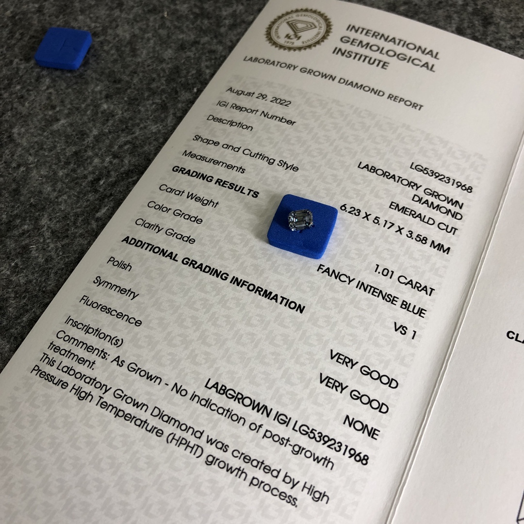 Emerald 1ct Fancy Intense Blue VS1 HPHT Diamond Lab Grown Diamond IGI Certificate 9