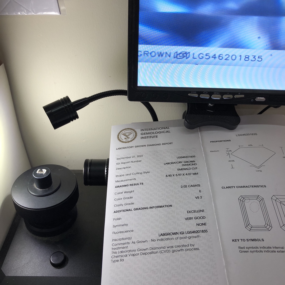 Emerald 2ct E VS2 CVD Diamond Lab Grown Diamond IGI Certificate 4
