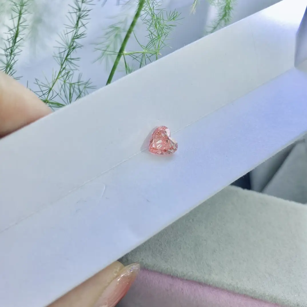 1.3 CT VS1 Fancy Intense Pink Heart Lab Diamond 4