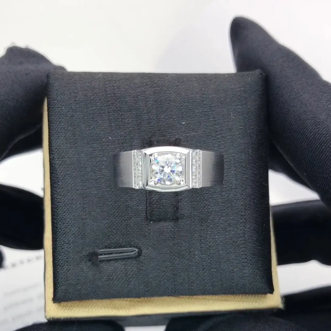 MSR -593 0.5 Lab Grown Diamond 18K White Gold Ring per Man -Messi Gioielli 1