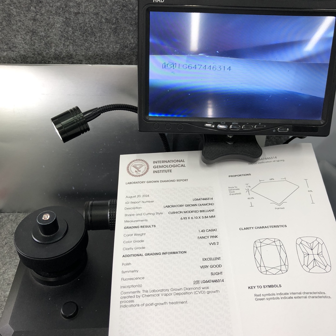 Lab Grown Diamond CVD LG647446314 Cushion Modified Brillant Pink 1.43CT VVS2 EX VG 12