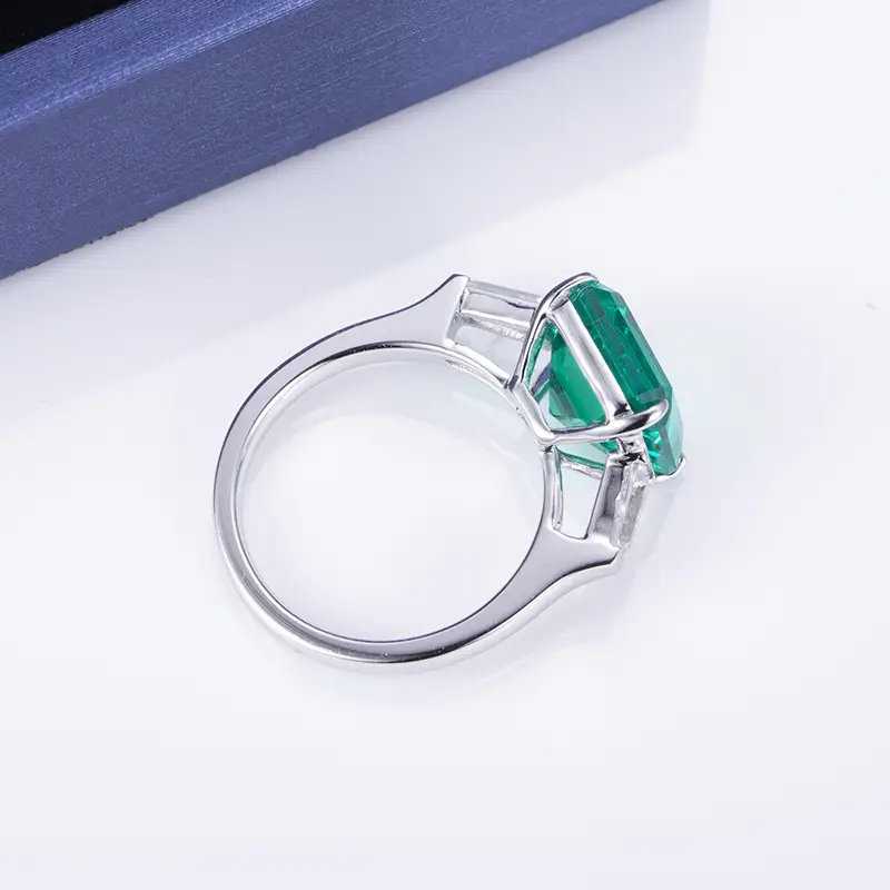 18k Gold Emerald Ring - High Quality & Affordable 5