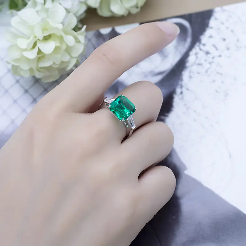 18k Gold Emerald Ring - High Quality & Affordable 6