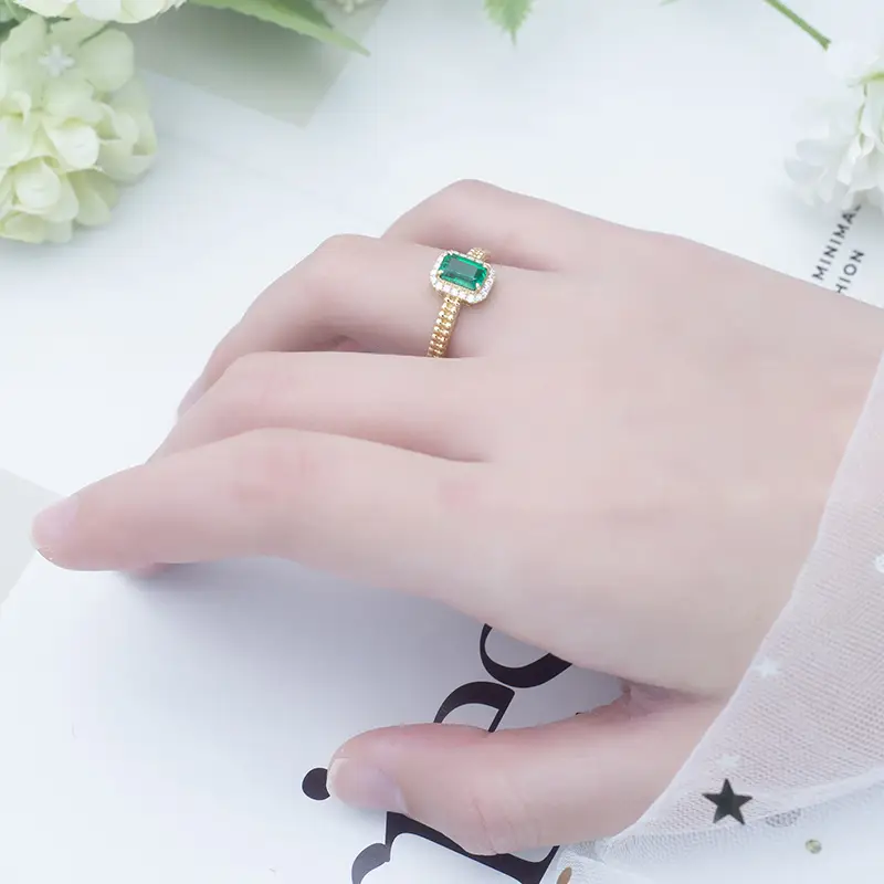 Messi Jewelry 18K Yellow Gold Lab Grown Emerald Halo Ring 7