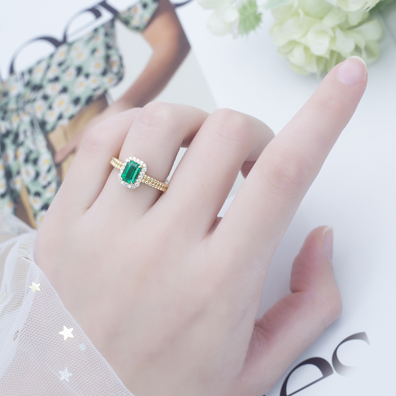 Messi Alahas - Messi Alahas 18k yellow nga bulawan 1-1.5ct lab gipatubo nga esmeralda esmeralda giputol halo singsing 14