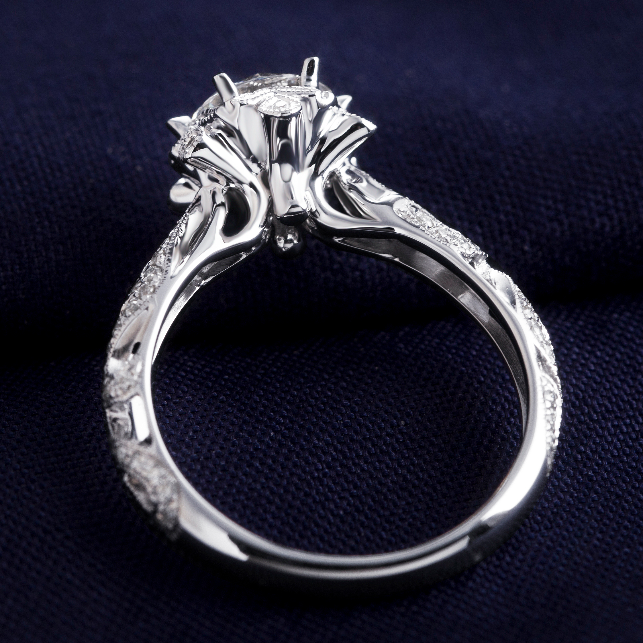 Kvalitetssäkring av långvarig moissanitring i vitguld | Messi Jewelry 11