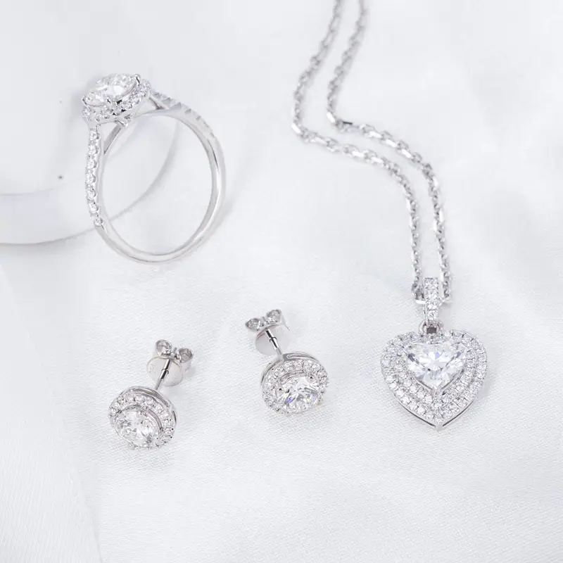 18K White Gold Heart-Shaped Lab-Grown Diamond Pendant Necklace 6