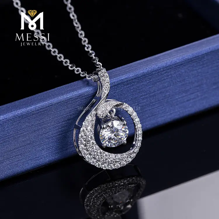 Messi Jewelry 18K Gold Moissanite Circle Pendant 4