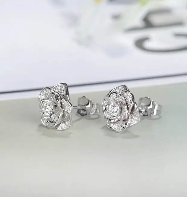 Custom moissanite stud earrings in 14k white gold factory price Manufacturer | Messi Jewelry 3