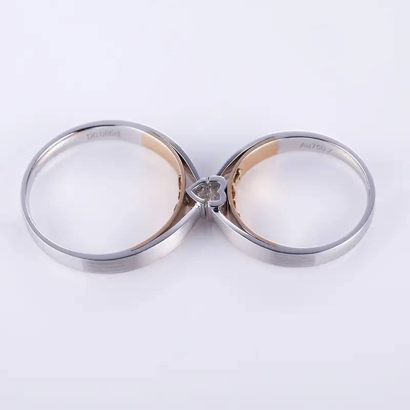 Elegant 18K Gold Moissanite Couple Ring 3