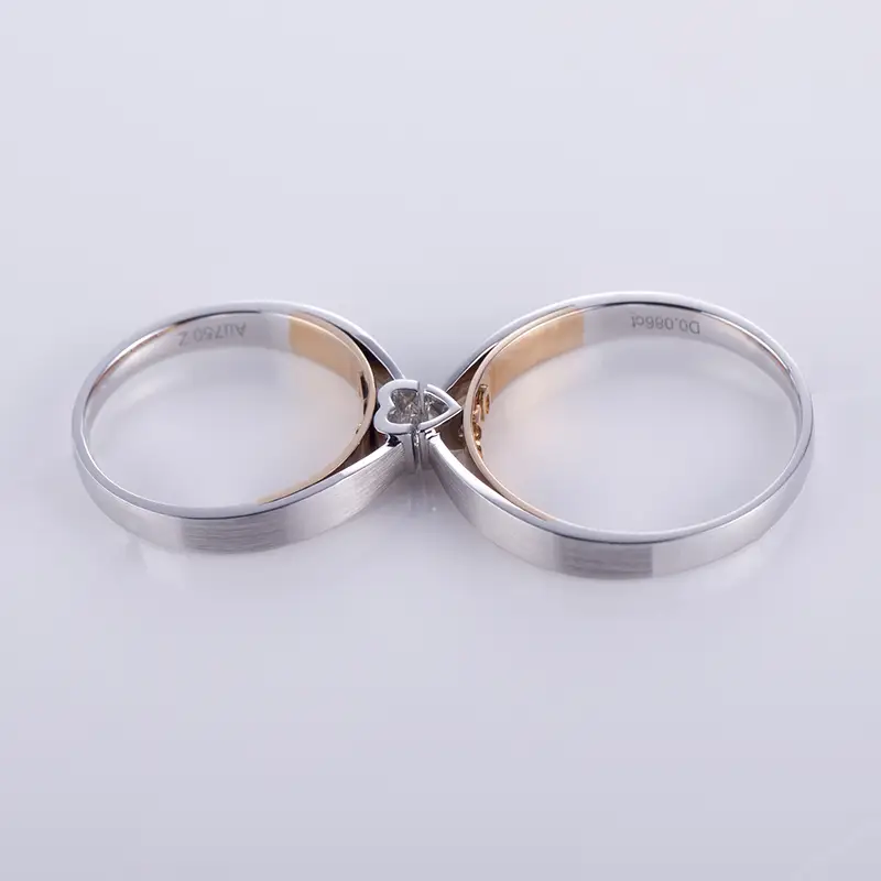 Elegant 18K Gold Moissanite Couple Ring 2