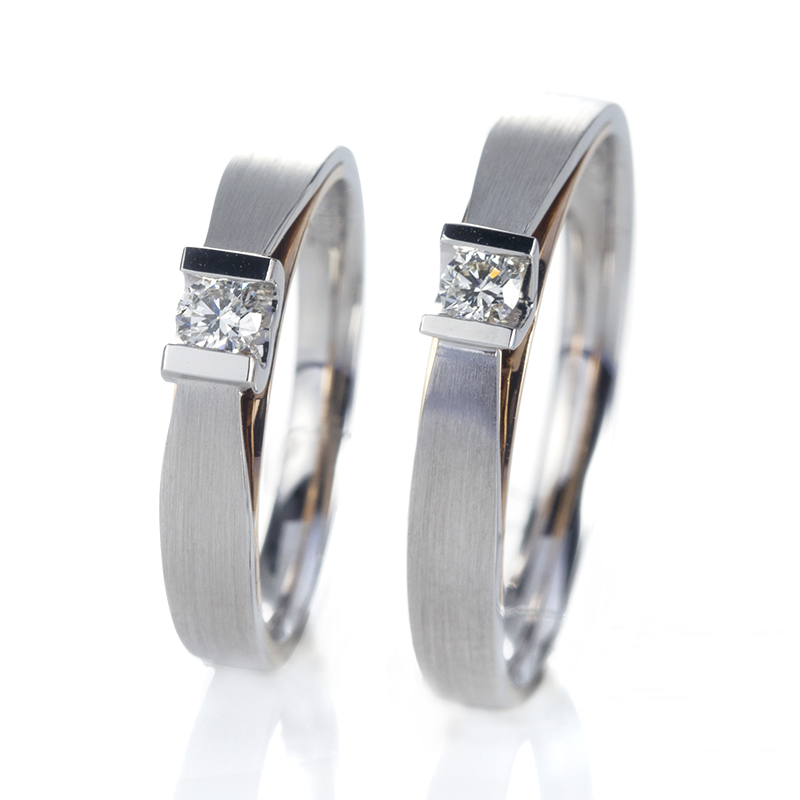 Elegant 18K Gold Moissanite Couple Ring 8