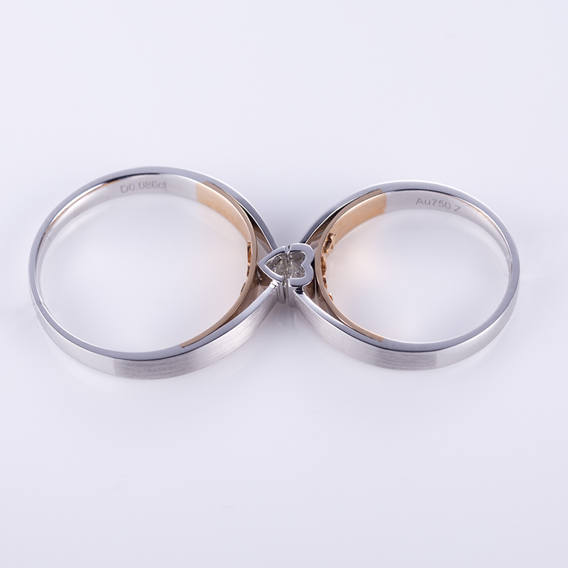 Elegant 18K Gold Moissanite Couple Ring 10