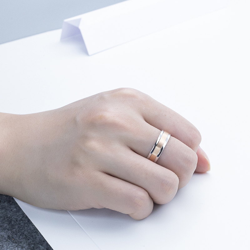 14k Gold Mens Wedding Band