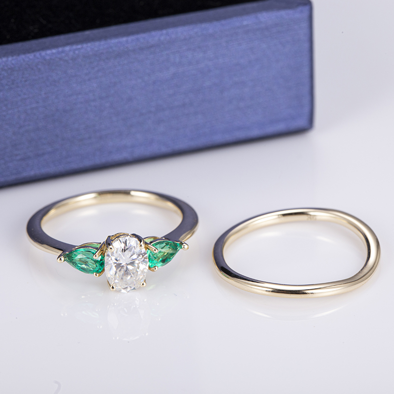 Ювелирные изделия Messi - Messi Gems 9K Желтое золото 3 камни Moissanite Lab Grown Emerald Engagement Ring Set Rings 9