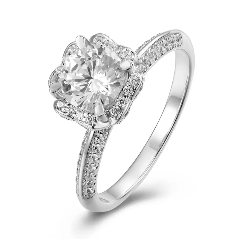 M07A Lussuosamente intarsiati Fiori tenuti a portata di mano 1ct Moissanite Gold Plaxted 925 Anello solitario in argento sterling 1
