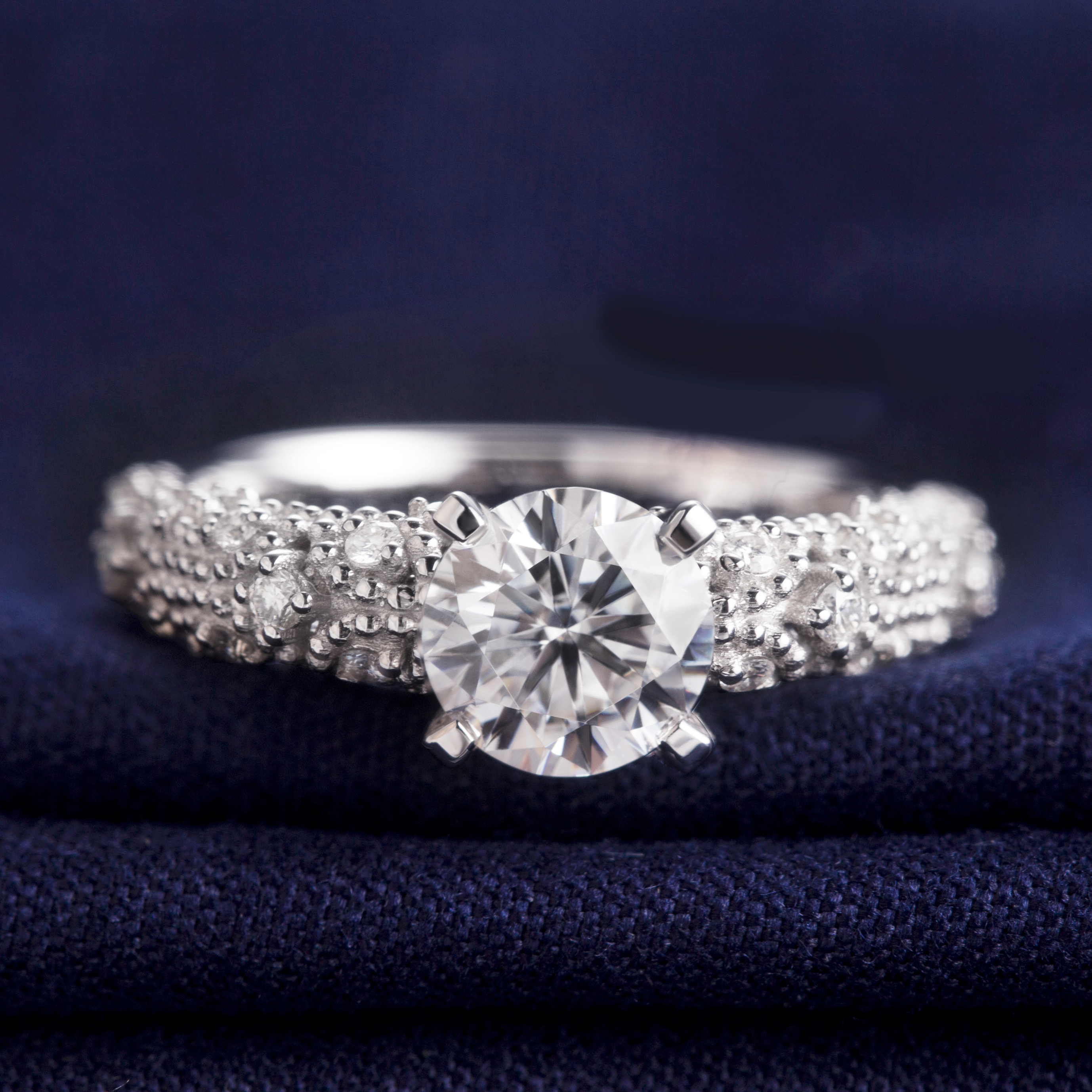 Barang Kemas Messi - Perhiasan Messi bulat cincin emas 18K dinding empat serampang dengan hadiah barang kemas gaya kepingan salji romantis Cincin Cincin Pertunangan 11