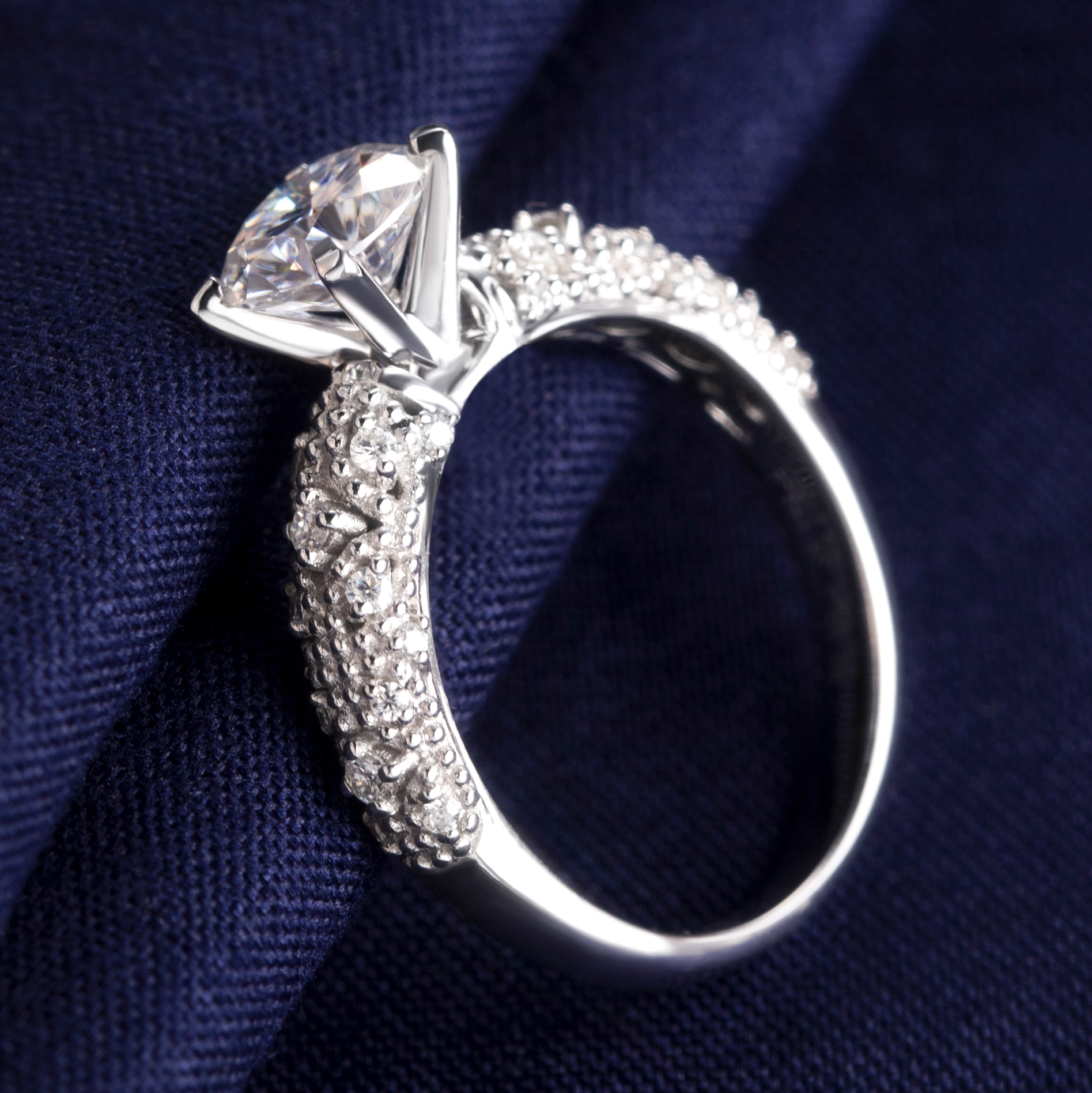 Barang Kemas Messi - Perhiasan Messi bulat cincin emas 18K dinding empat serampang dengan hadiah barang kemas gaya kepingan salji romantis Cincin Cincin Pertunangan 12