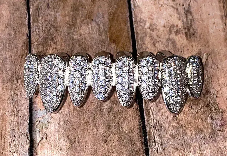 Custom 18K Gold Moissanite Diamond Grillz - Advanced Technology 2
