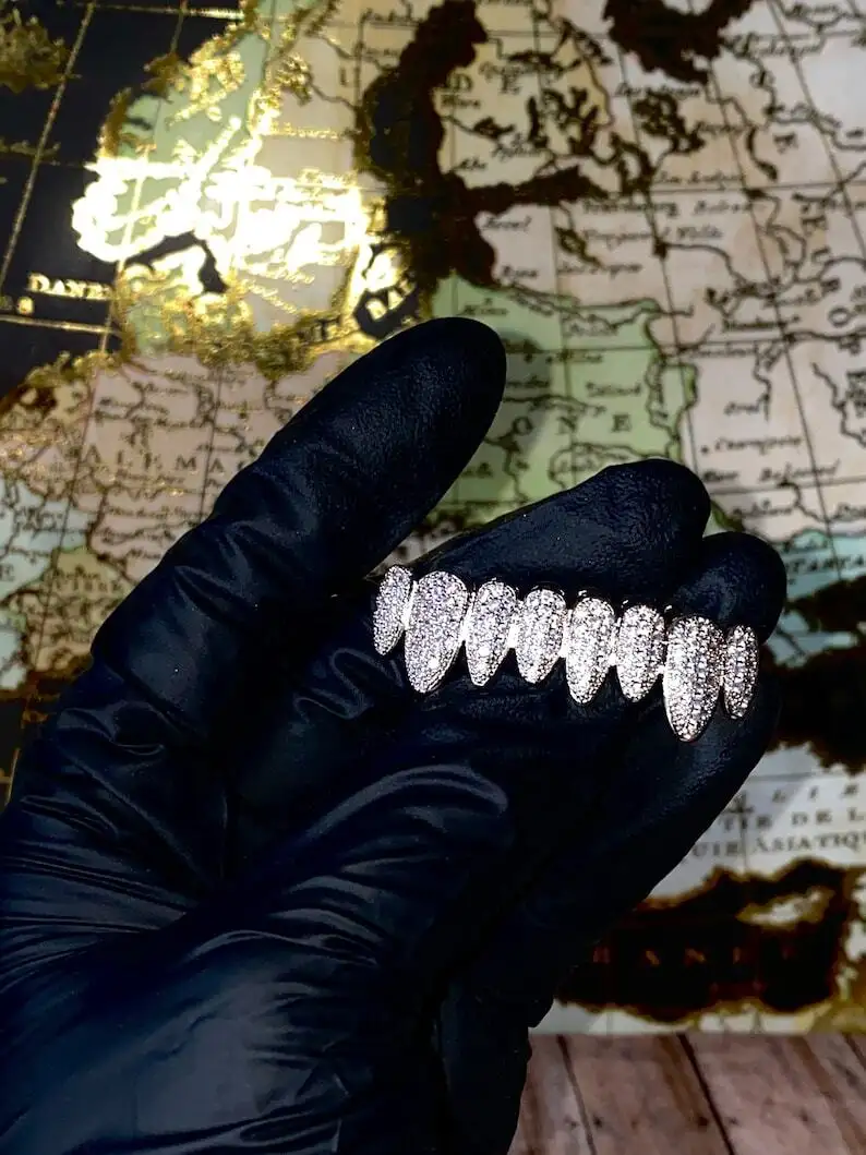 Custom 18K Gold Moissanite Diamond Grillz - Advanced Technology 4