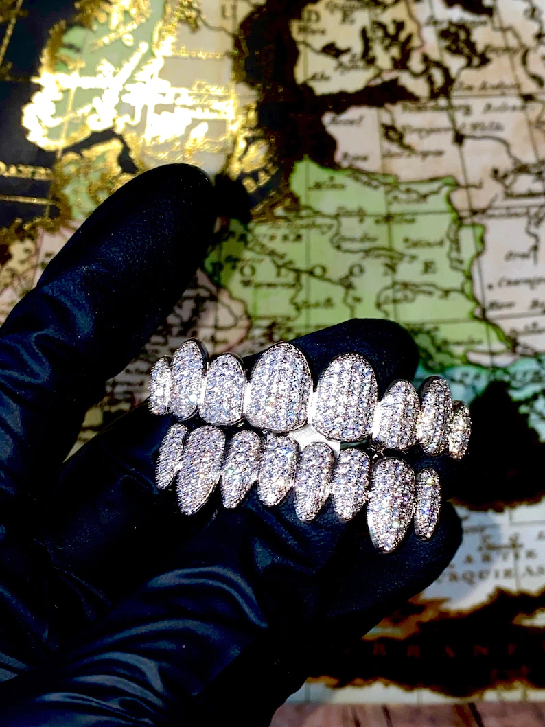 Messi Jewelry - custom 18K gold teeth grillz Moissanite diamond grillz Moissanite Grillz 11