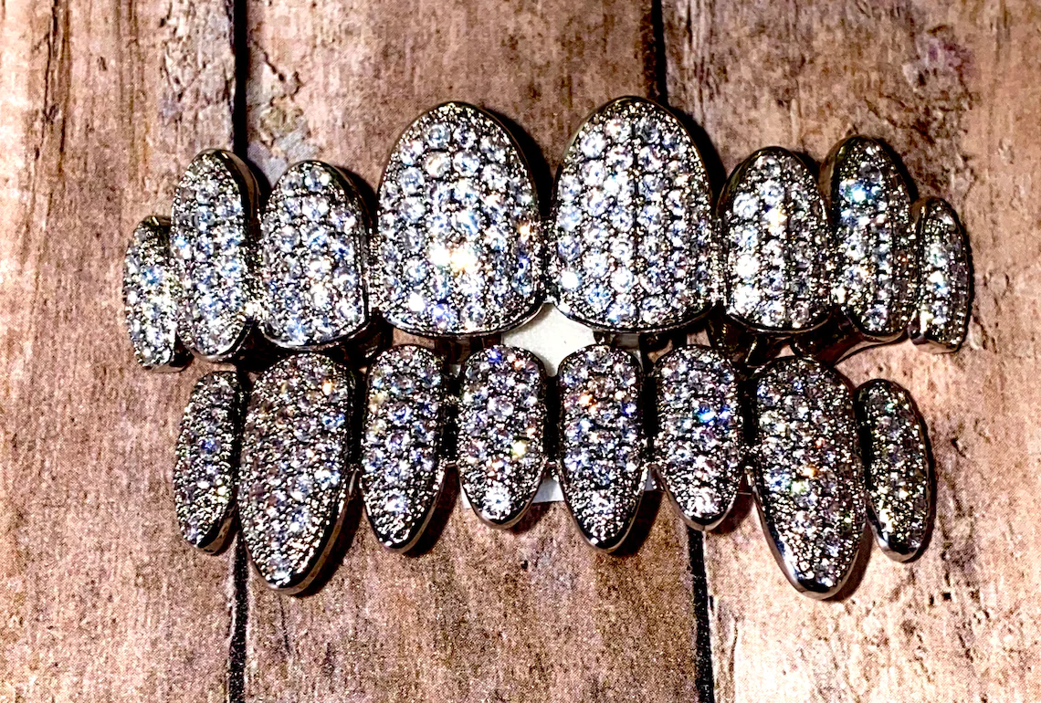 Messi Jewelry - custom 18K gold teeth grillz Moissanite diamond grillz Moissanite Grillz 12