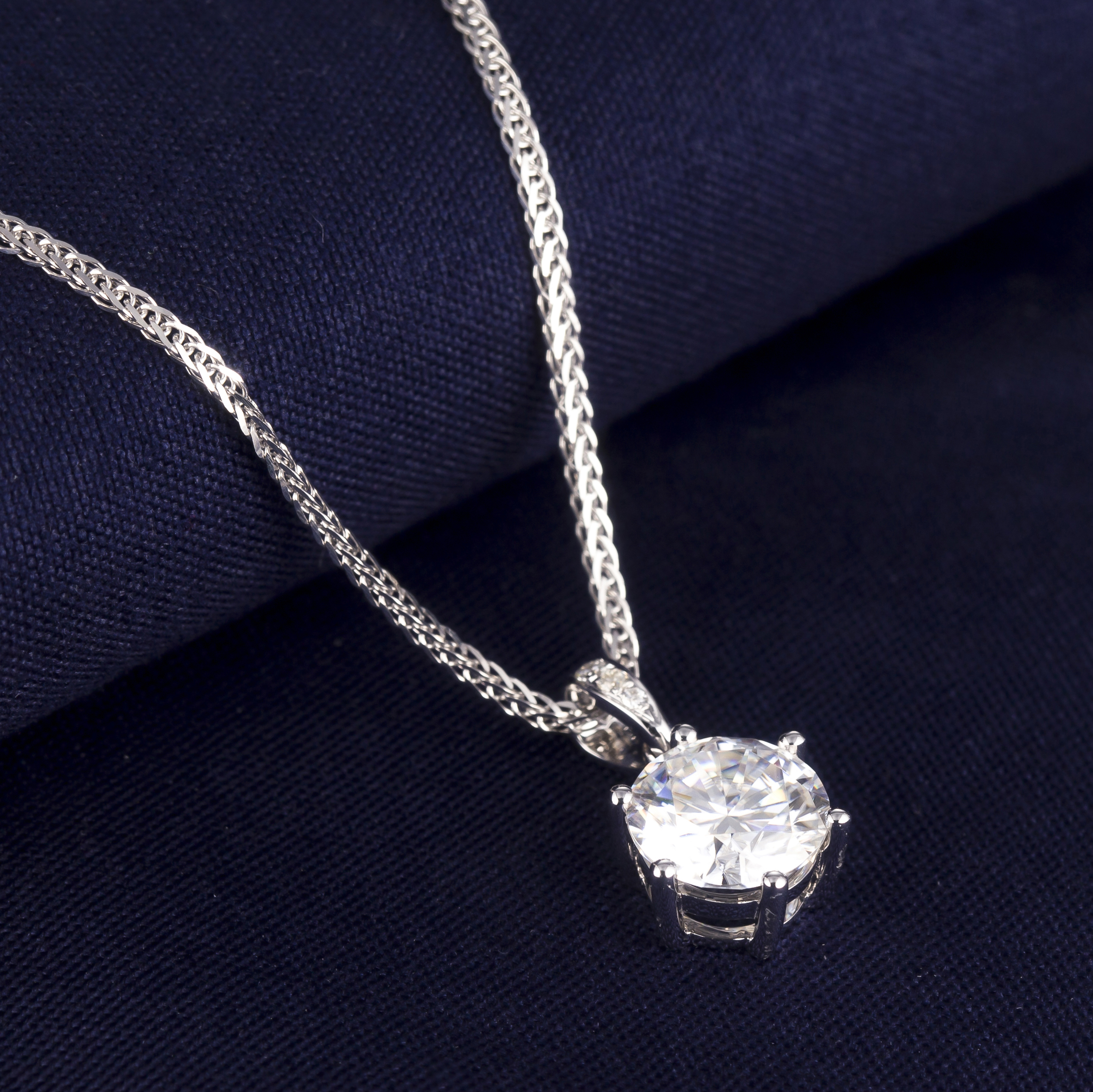 메시 보석 - 메시 쥬얼리 MS -279 라운드 모양 6 발톱 갈래 설정 우아한 패션 18K 화이트 골드 1ct Moissanite 목걸이 Moissanite Goldry 9