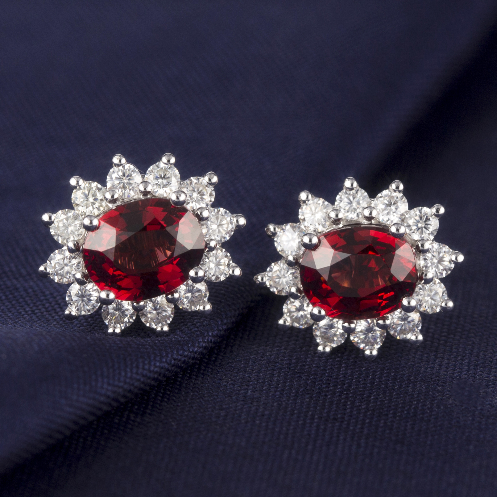 Messi Alahas - Bulaklak nga Ariyos alahas Messi Alahas 14K 18K White Gold Garnet gikan sa fashion alang sa mga babaye nga regalo Party Earrings Lab Gibuhat Emerald Alahas 10