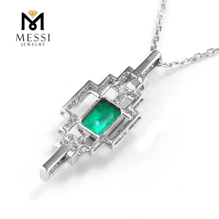 Emerald Diamond Necklace: Elegant and High Quality 3