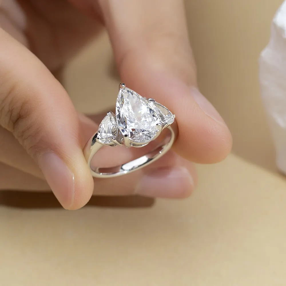 Cincin Pertunangan Berlian Tumbuhan Makmal Oval oleh Messi Jewelry 4