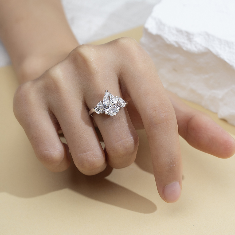 MSR-1670 Cincin Berlian Tumbuh Makmal Tiga Batu Pear Bentuk Tersuai 12