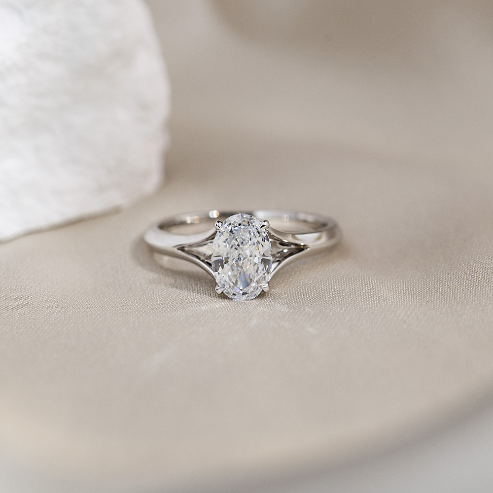 MSR-1729 18K White Gold Oval Shape Lab Gitubo nga Diamond Custom Ring 8