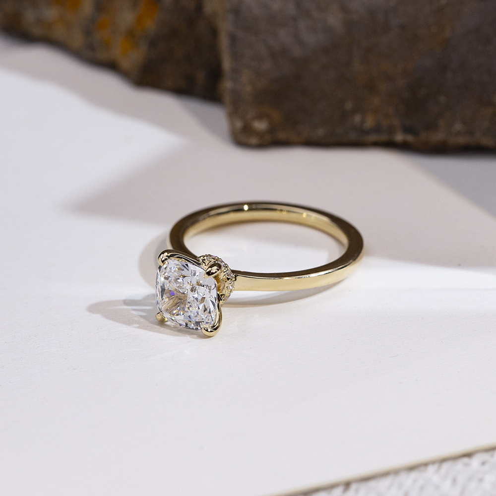 MSR-1699 Talagsaon nga 18k Gold set nga adunay Cushion shape Lab Diamond Ring - Messi Alahas 10