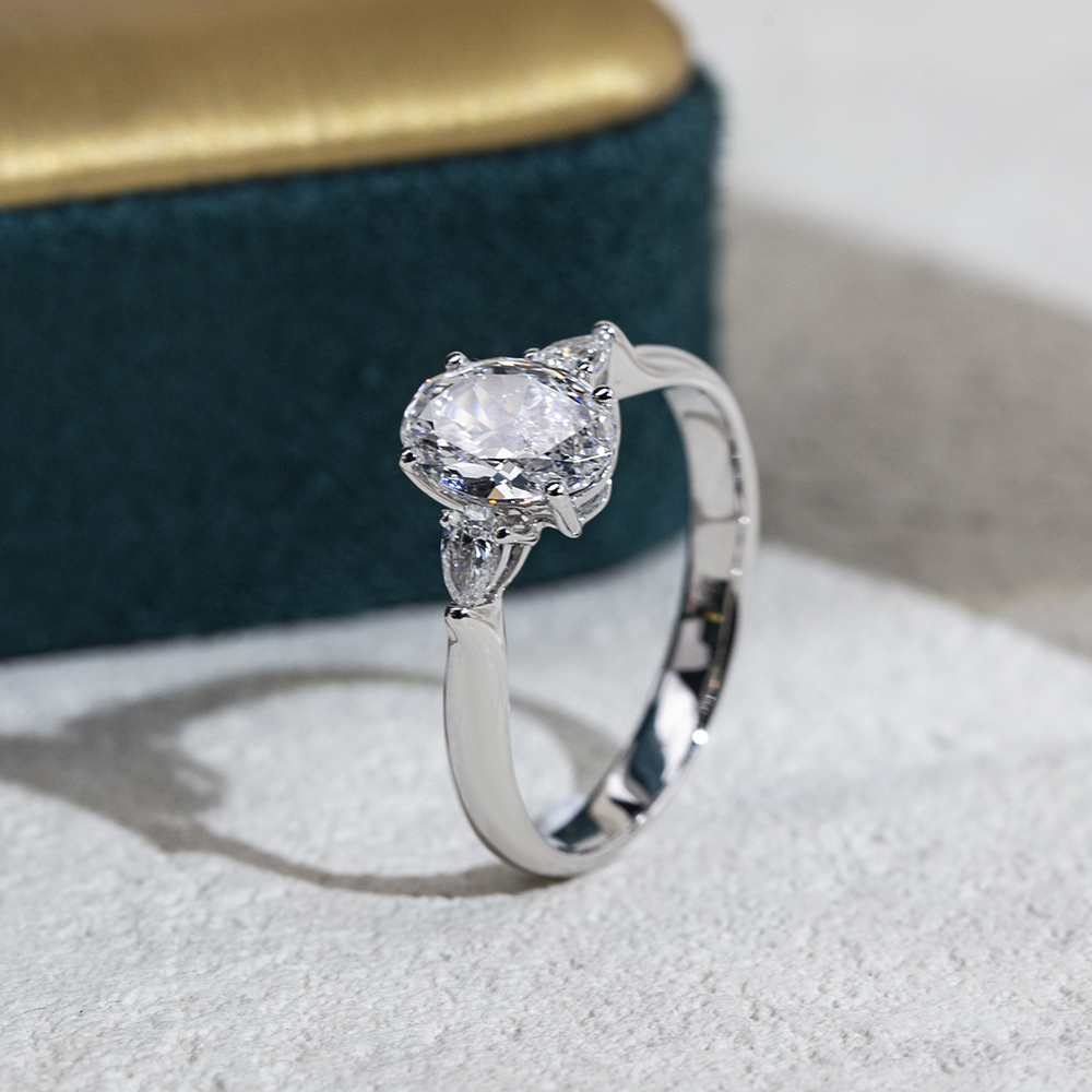 MSR-1697 Messi Alahas Ipasibo ang 18k White Gold Tulo ka Lab Diamond Ring 11