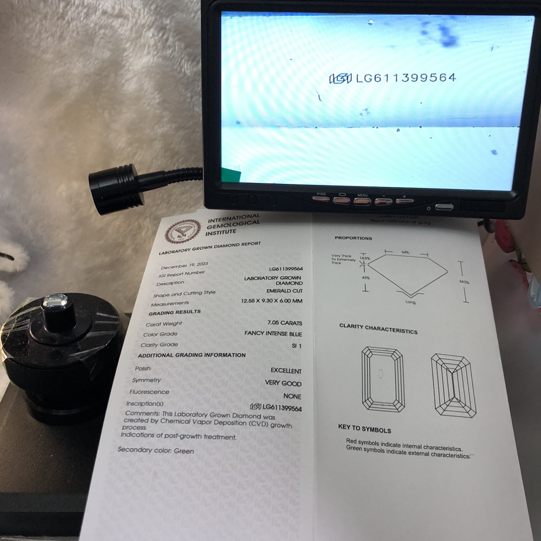 LAB DIAMOND IGI CVD LG611399564 EM FANCY INTENSE BLUE 7.05CT SI1 EX VG 12