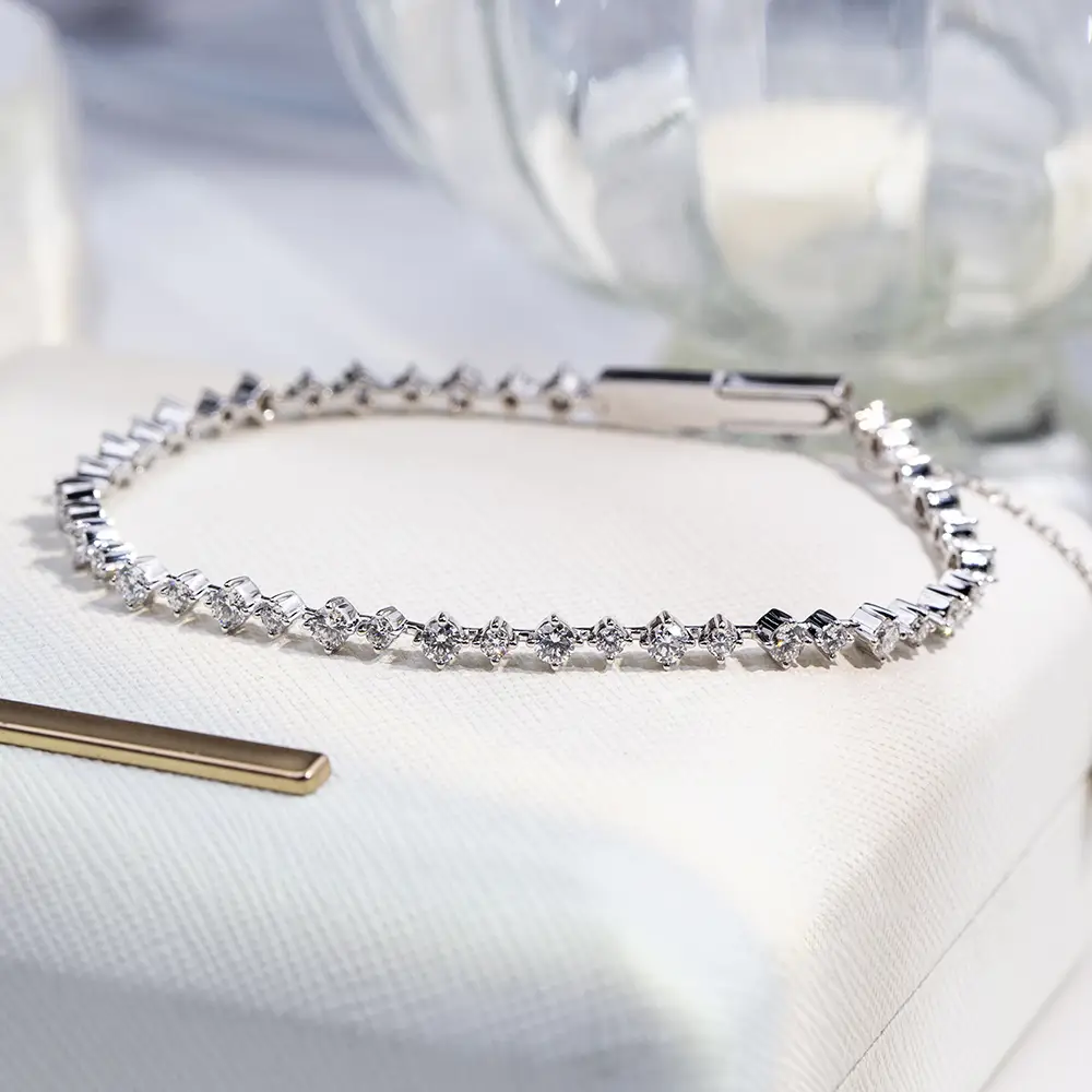 Pulsera de tenis de diamantes de oro blanco de 18k de 18k 1
