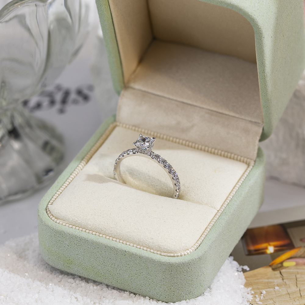 MSR-1700 Ipasibo ang Square Pricess Cut Lab Diamond 18K Gold Halo Ring - Messi Alahas 11