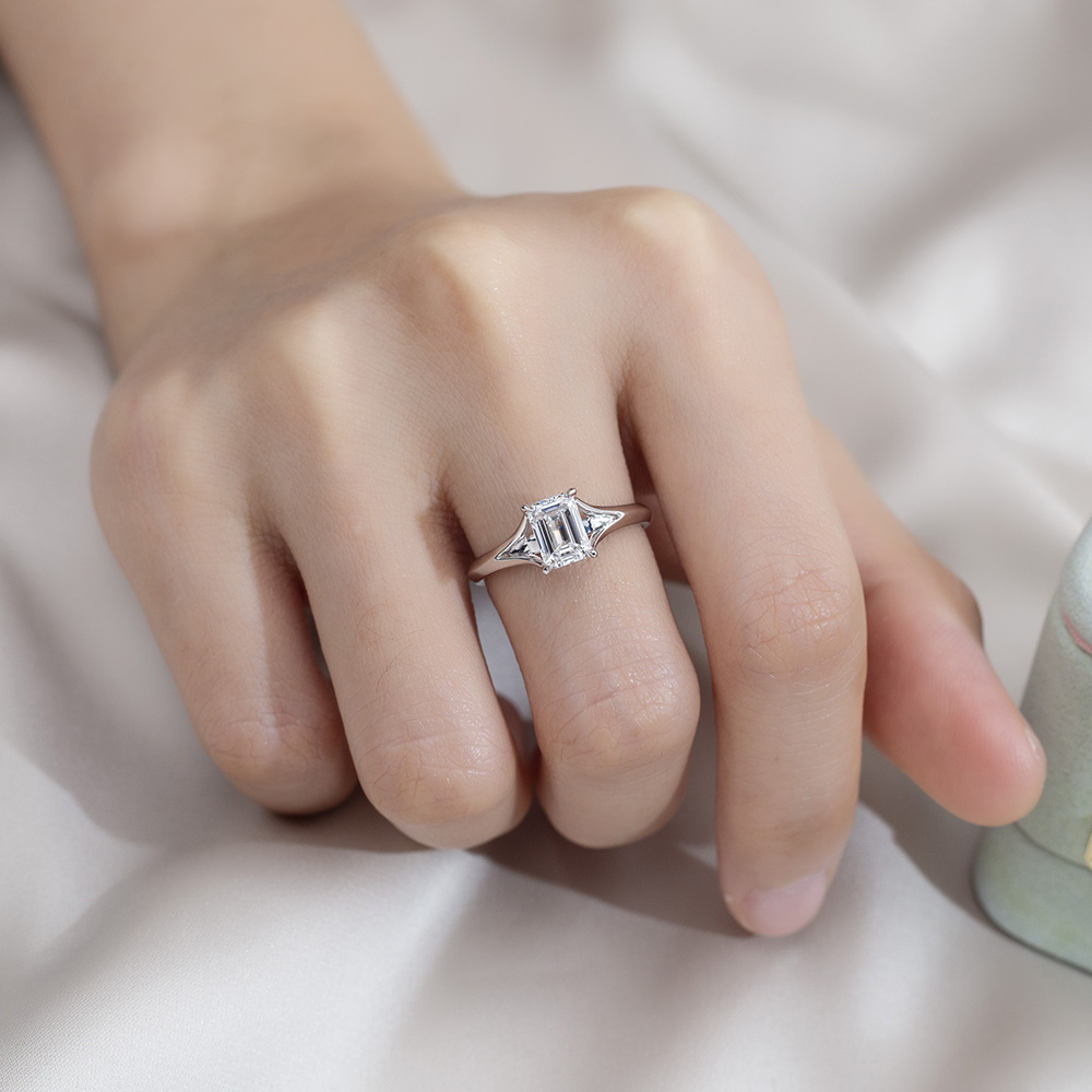 MSR-1728 Classic 18K White Gold Emerald Lab Gitubo nga Diamond Custom nga Singsing 13