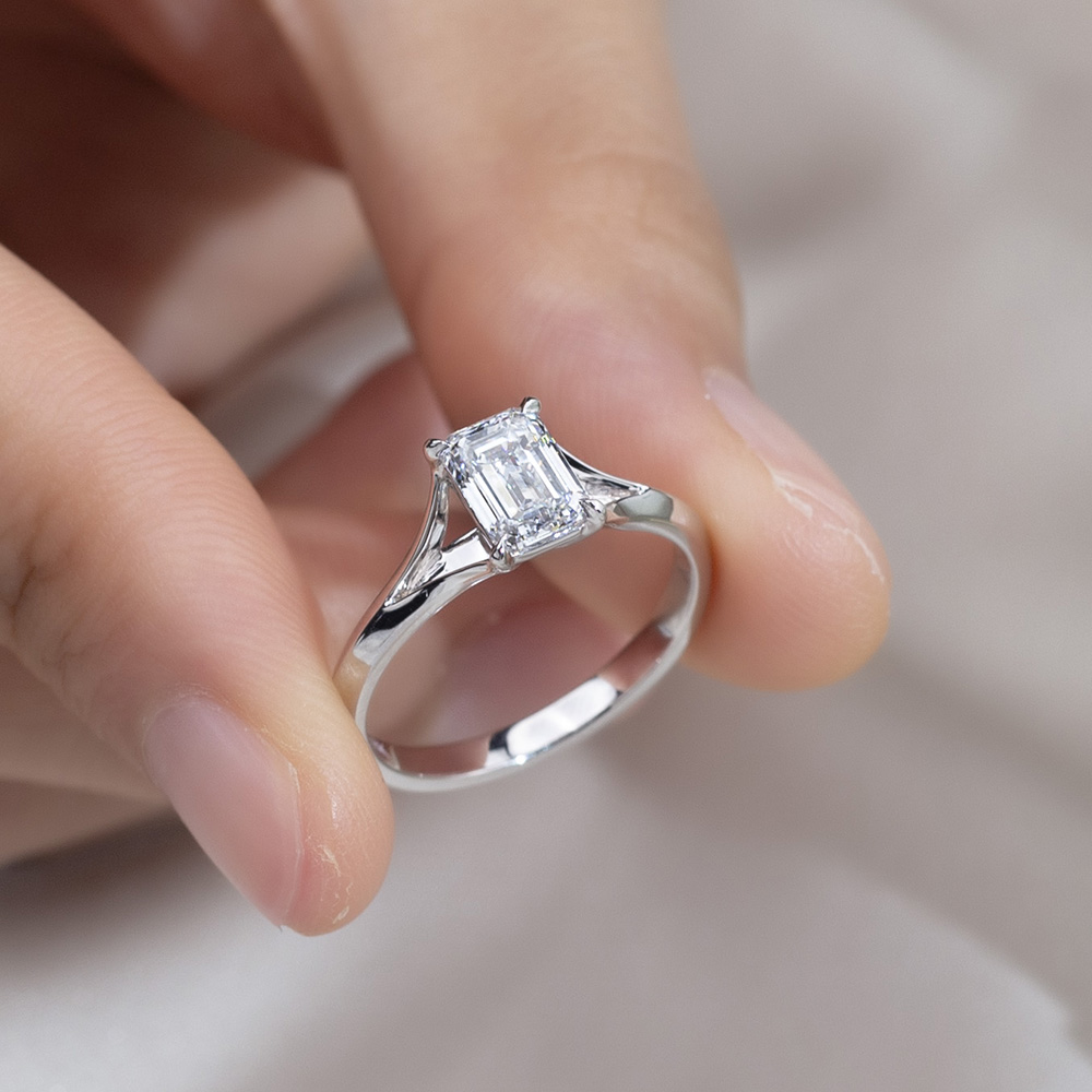 MSR-1728 Classic 18K White Gold Emerald Lab Gitubo nga Diamond Custom nga Singsing 12