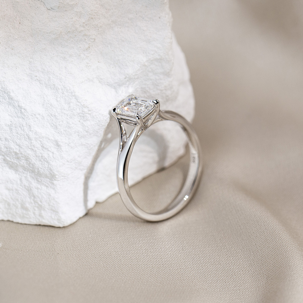 MSR-1728 Classic 18K White Gold Emerald Lab Gitubo nga Diamond Custom nga Singsing 9