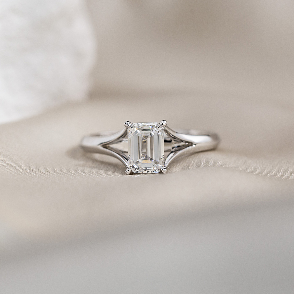 MSR-1728 Classic 18K White Gold Emerald Lab Gitubo nga Diamond Custom nga Singsing 8