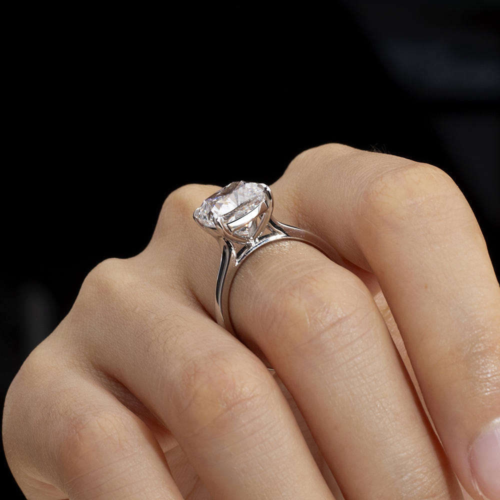 MSR-1708 IGI 5.64CT D VS1 Cishion Shape Lab Grown Diamond Ring 18K Gold Solitalire Ring - Messijewelry 9