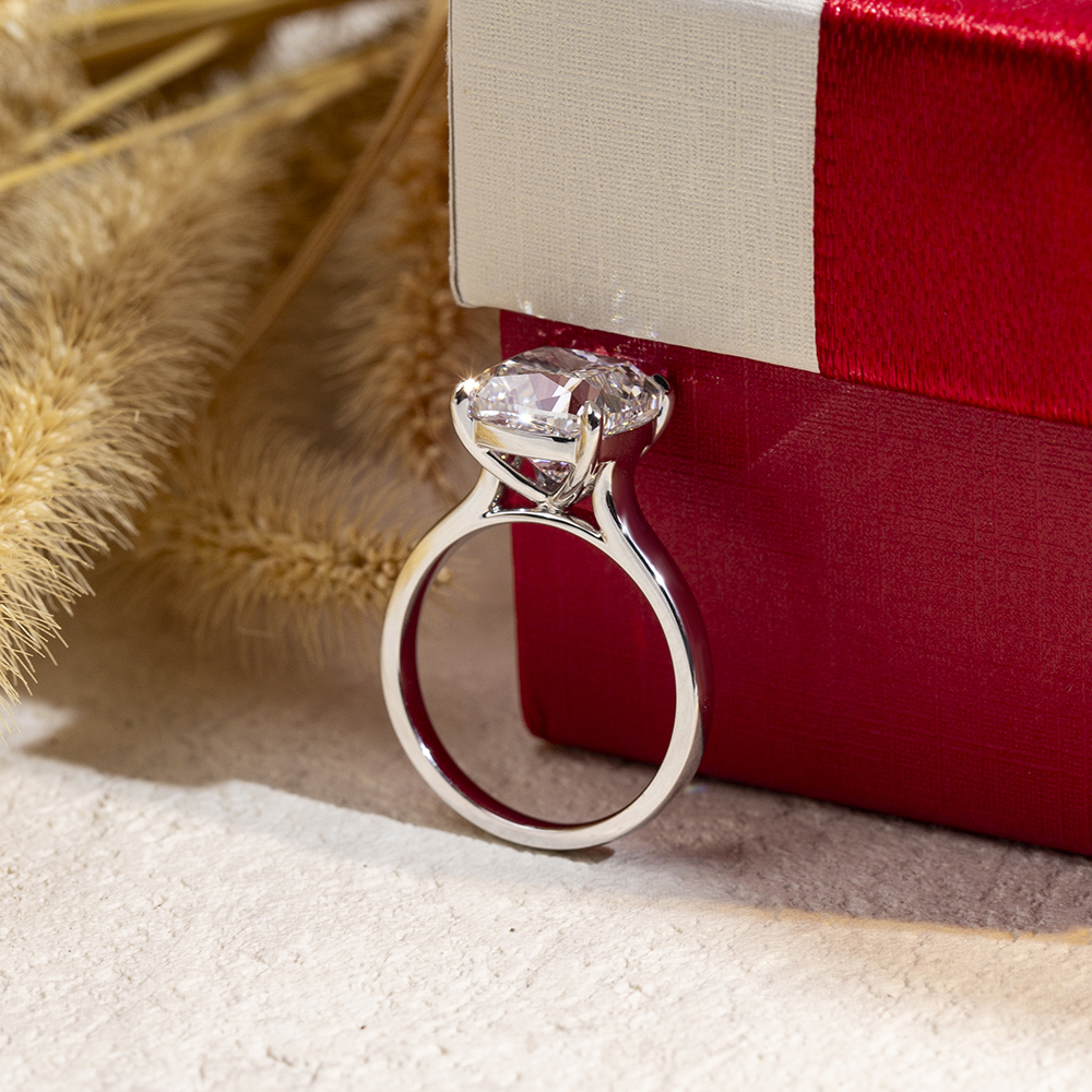MSR-1708 IGI 5.64CT D VS1 Cishion Shape Lab Grown Diamond Ring 18K Gold Solitalire Ring - Messijewelry 12