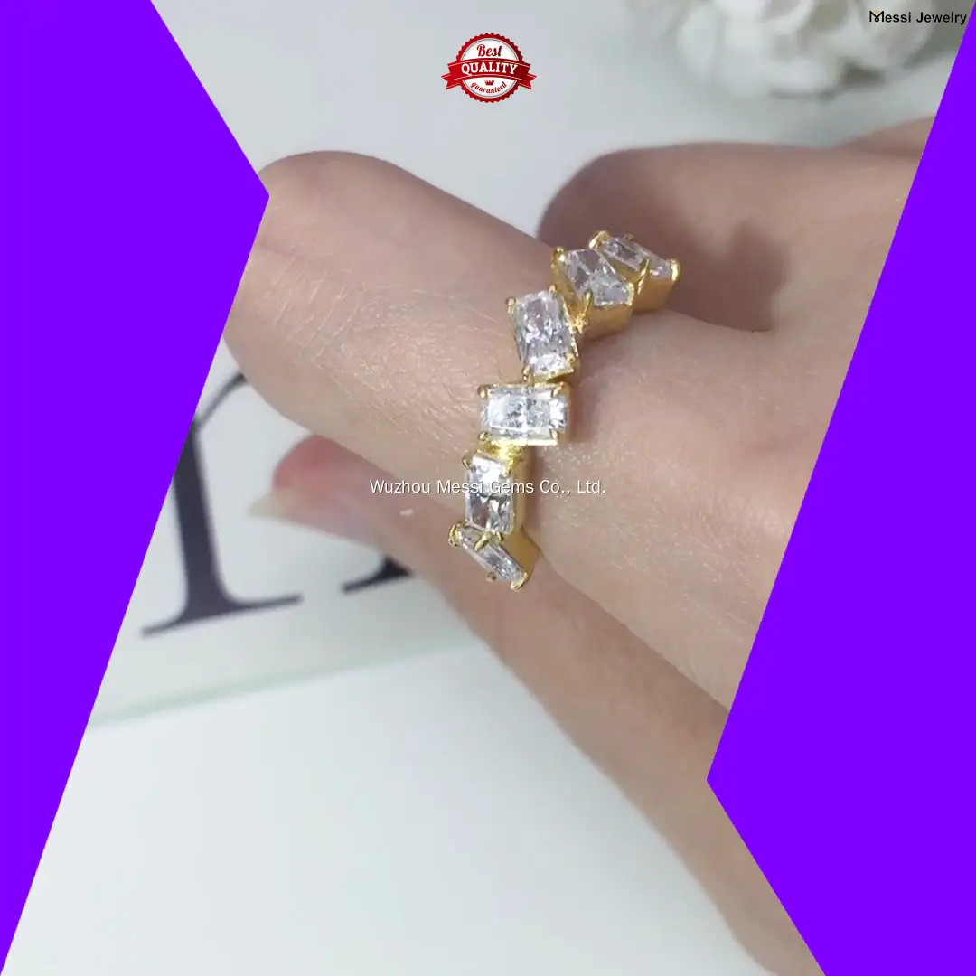 Customizable Moissanite Jewelry in Silver 1