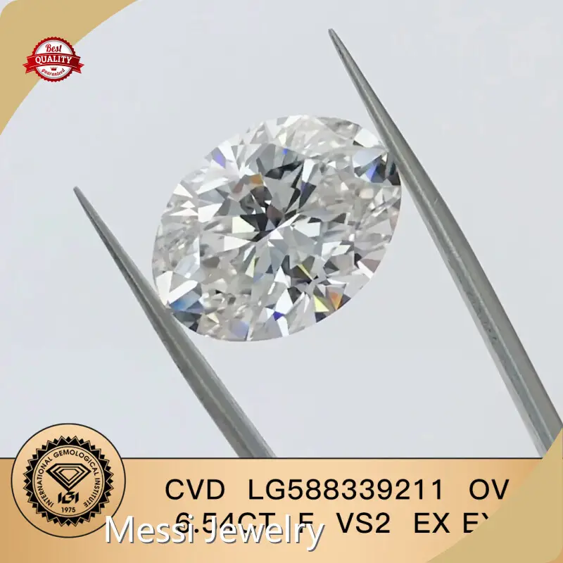 반지 제작을 위해 실험실에서 재배한 1.5캐럿 타원형 랩 다이아몬드 반지 1