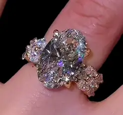 Tarifa CAD por anillo de platino con diamantes de laboratorio ovalados E VVS2 de 5 ct 1