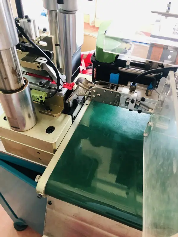 Custom metal zipper open end cutting machine bulk buy for zipper production 3