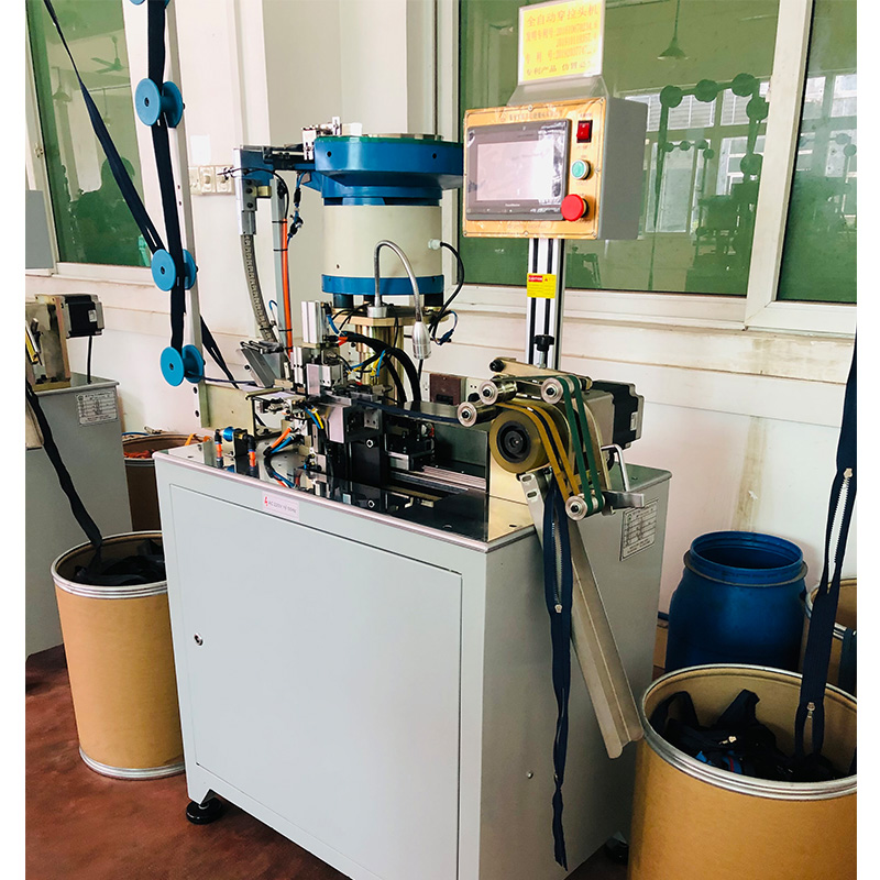 Full-automatic Zipper Slider Mounting Machine with Big Fancy Puller